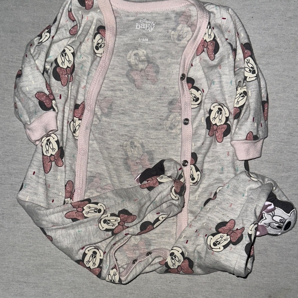 Kids Size 3-6M Disney Baby Minnie Mouse Onesie.